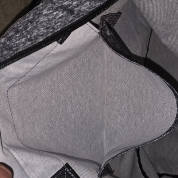 NWT PINK VICTORIA'S SECRET LARGE ZIPPERED TOTE BAG - Picture 7 of 13